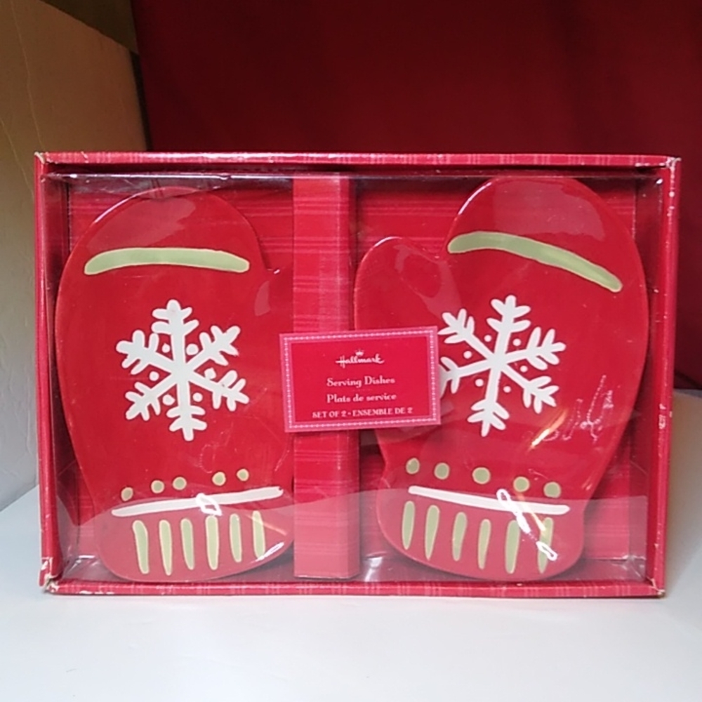 Vintage Hallmark Red Mittens Christmas Snack/Candy plates NIB 24.00